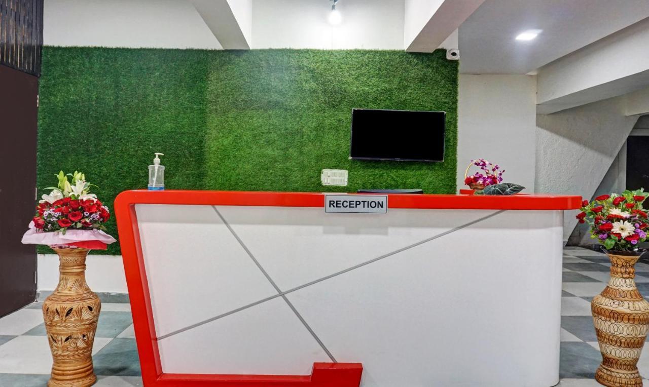 Treebo Trend Hotel Tulip Poona Buitenkant foto