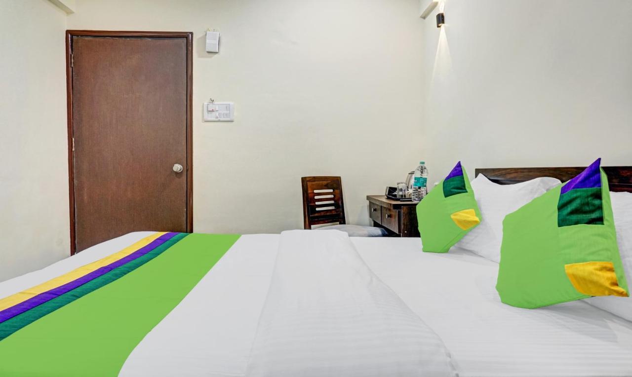 Treebo Trend Hotel Tulip Poona Buitenkant foto