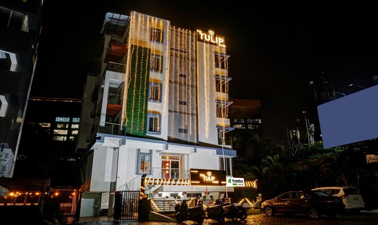 Treebo Trend Hotel Tulip Poona Buitenkant foto