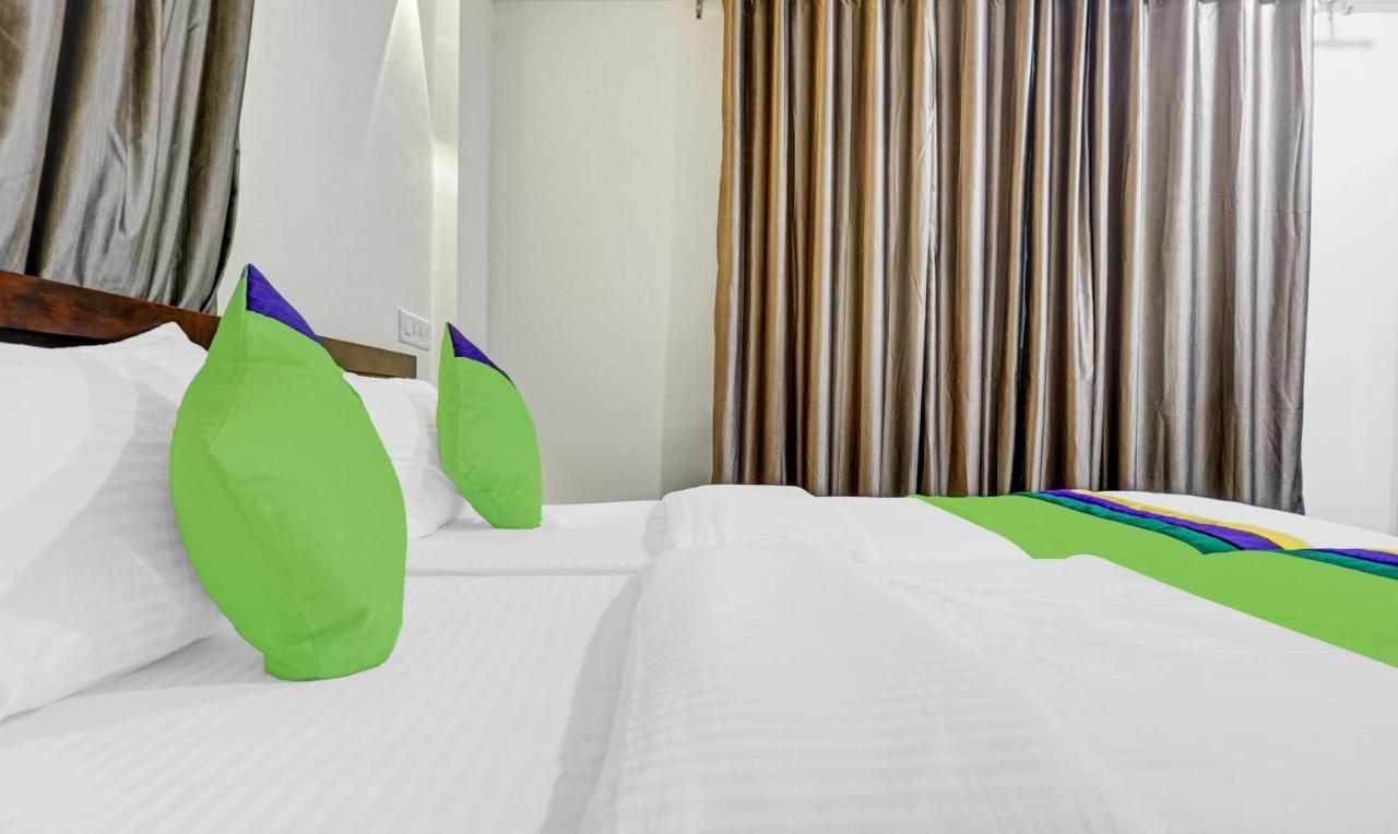 Treebo Trend Hotel Tulip Poona Buitenkant foto