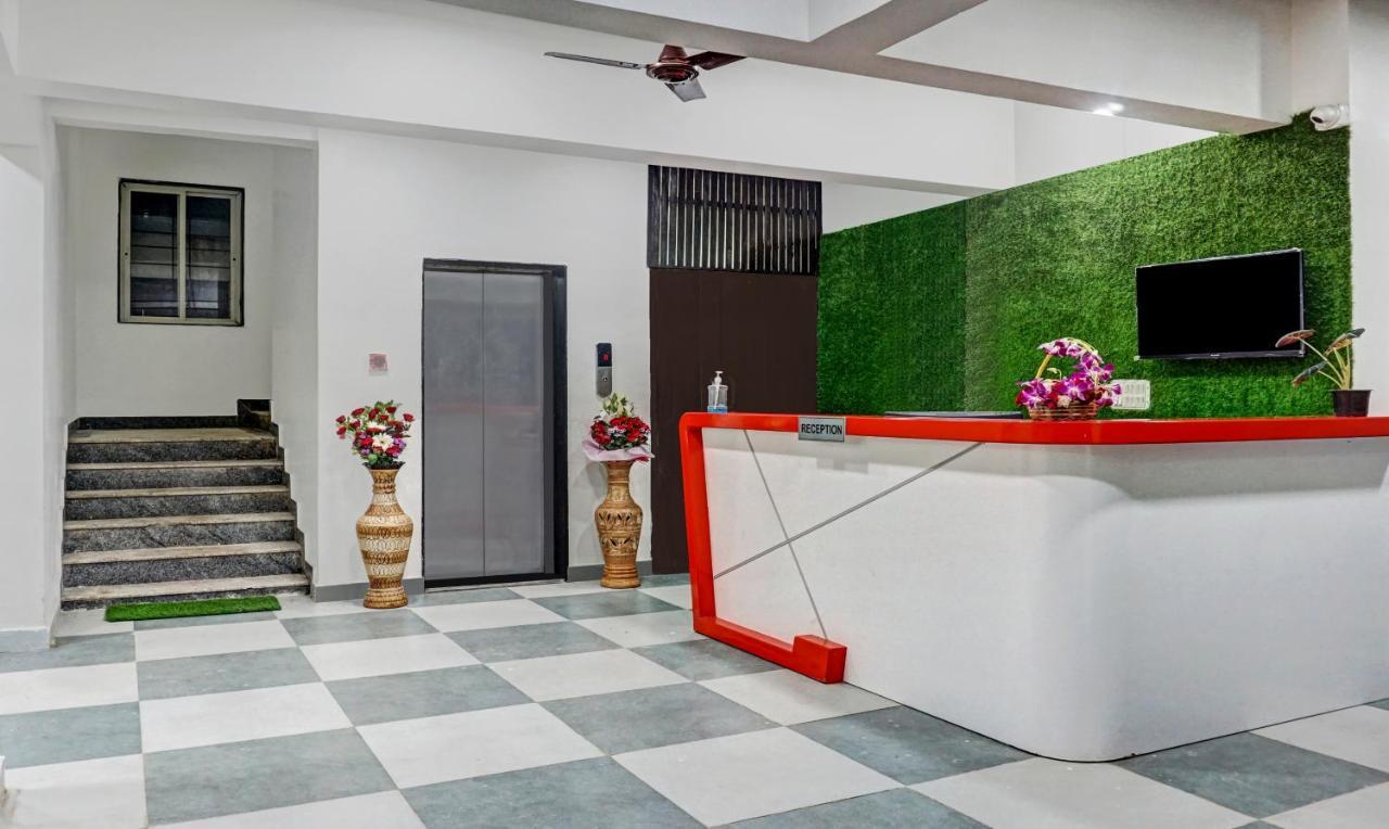 Treebo Trend Hotel Tulip Poona Buitenkant foto